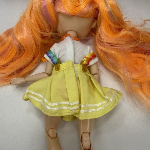 Rainbow High Poppy Rowan mit Avery Styles Kleidung Modepuppe unvollständig - Bild 8 von 8