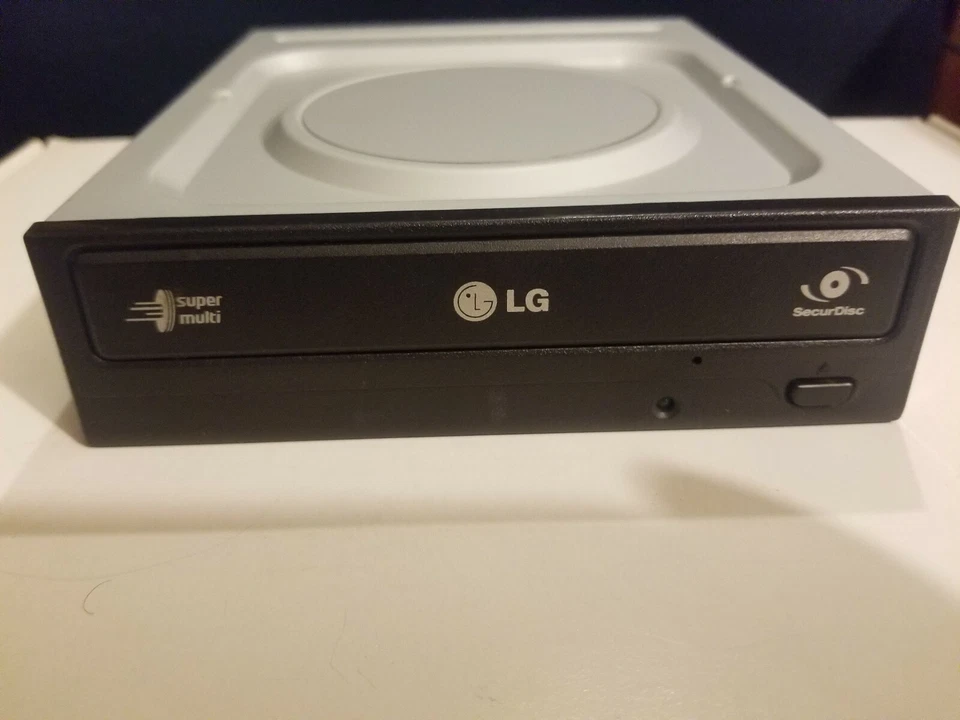 LG GH22NP20 DVD Burner 22X DVD+R 8X DVD+RW 22X DVD-R 16X DVD-ROM 48X CD IDE - Image 3 of 3