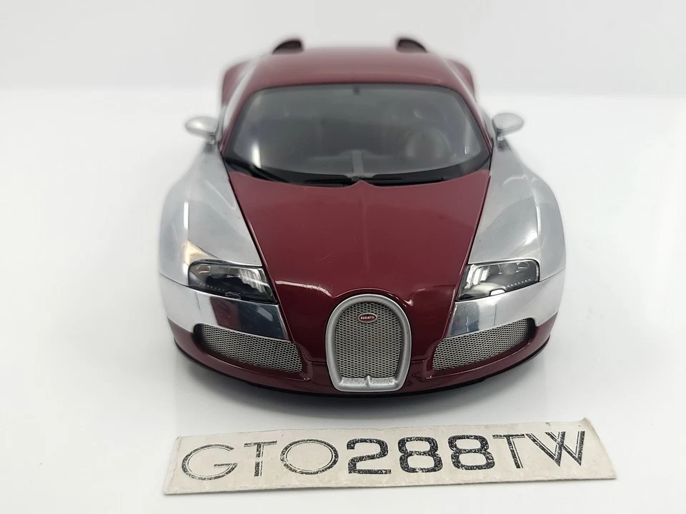 AUTOart 1:18 scale Bugatti Veyron L'Edition Centenaire Red / Aluminium 70957 - Image 4 of 4