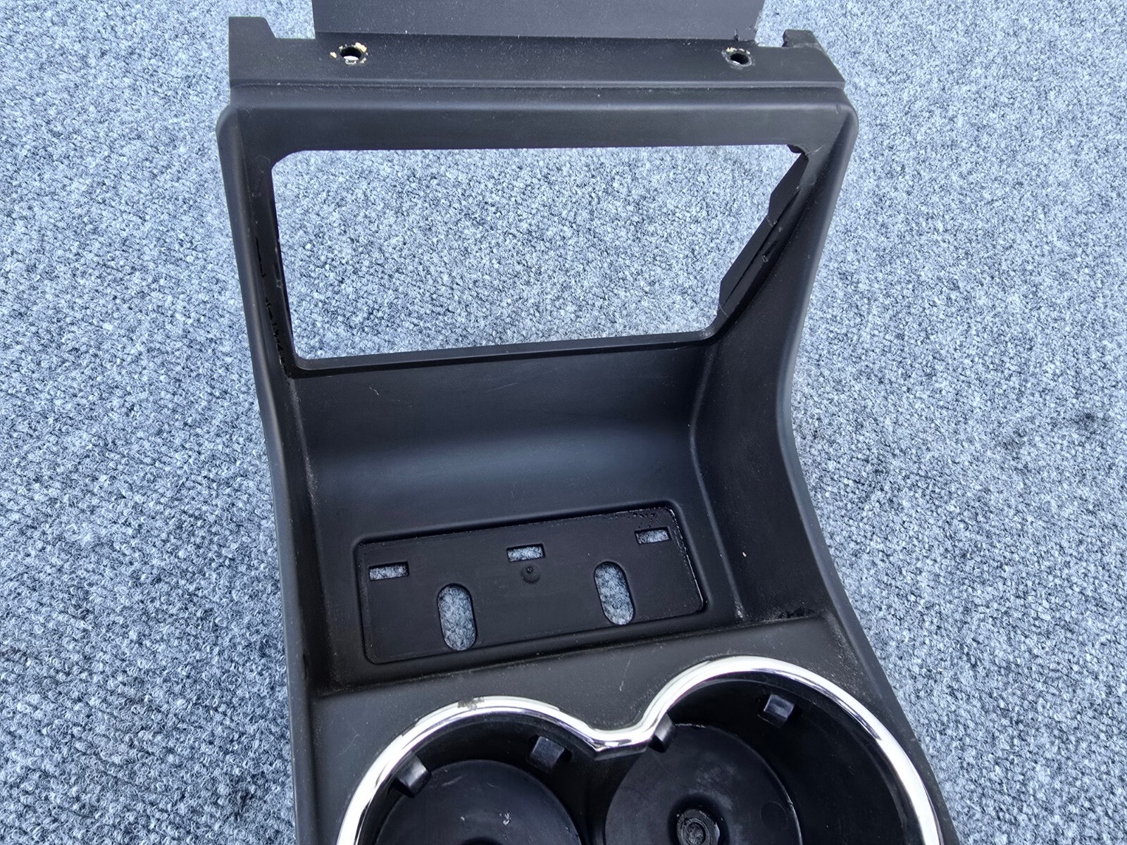 REAR CENTER CONSOLE CUPHOLDER COMPARTMENT 119K 08-19 MASERATI GRANTURISMO