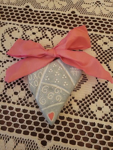 Isabel Bloom Patchwork Heart 2007 USA Signed OXOX Pink Bow