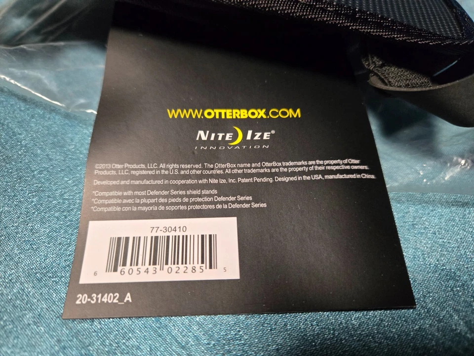 New OtterBox The Latch II Handheld Tablet Carrying Case 77-30410 for 10" iPad - Image 4 of 4