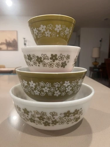Vintage Pyrex Spring Blossom Crazy Daisy Mixing Bowl Set 401 402 403 404