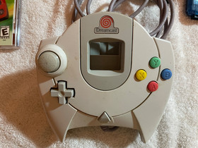 SEGA Dreamcast HKT-3020 Console, Controller w/ VMU & 2 Empty Game Cases Untested