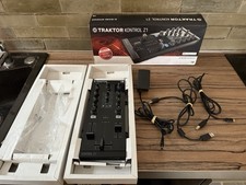 Traktor Kontrol Z1 , DJ mixing interface , native instruments  NI , TBE .