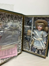WENDY LAWTON LIBRARY COLLECTION THE SECRET GARDEN DOLL 67 /175