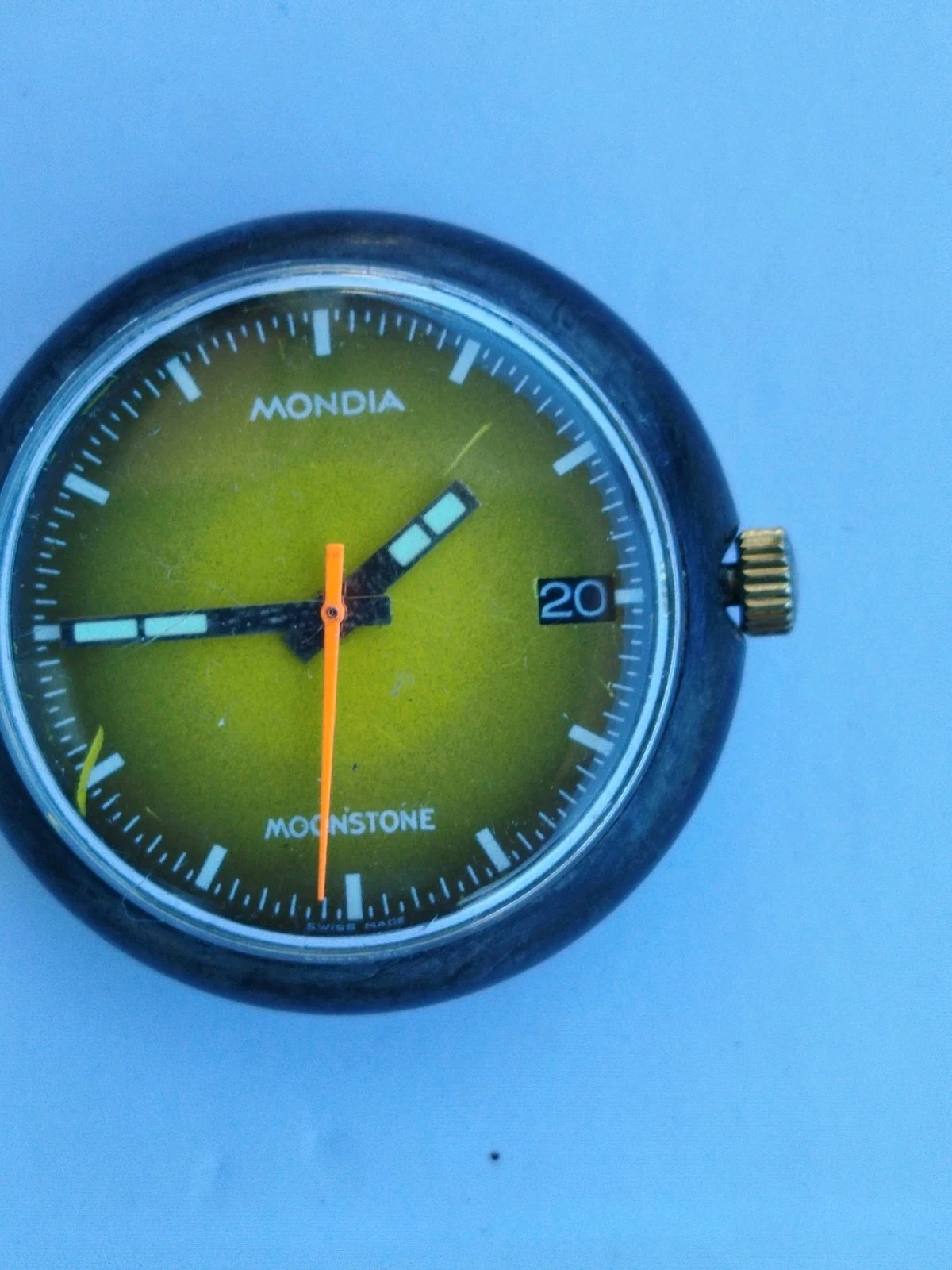 Zenith — Mondia (Zenith) "MOONSTONE" Manual Winding Vintage Swiss Watch.