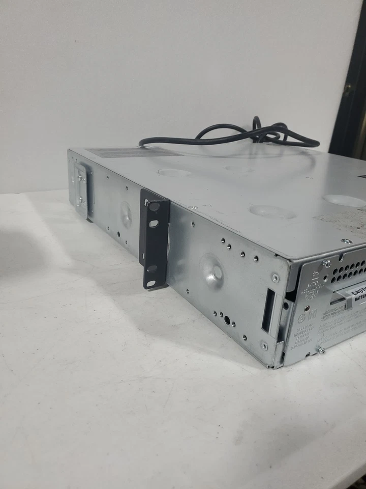 APC Smart-UPS SMT1500RM2U 1500VALCD 2U Rackmount - Works, No Batteries - Image 4 of 4