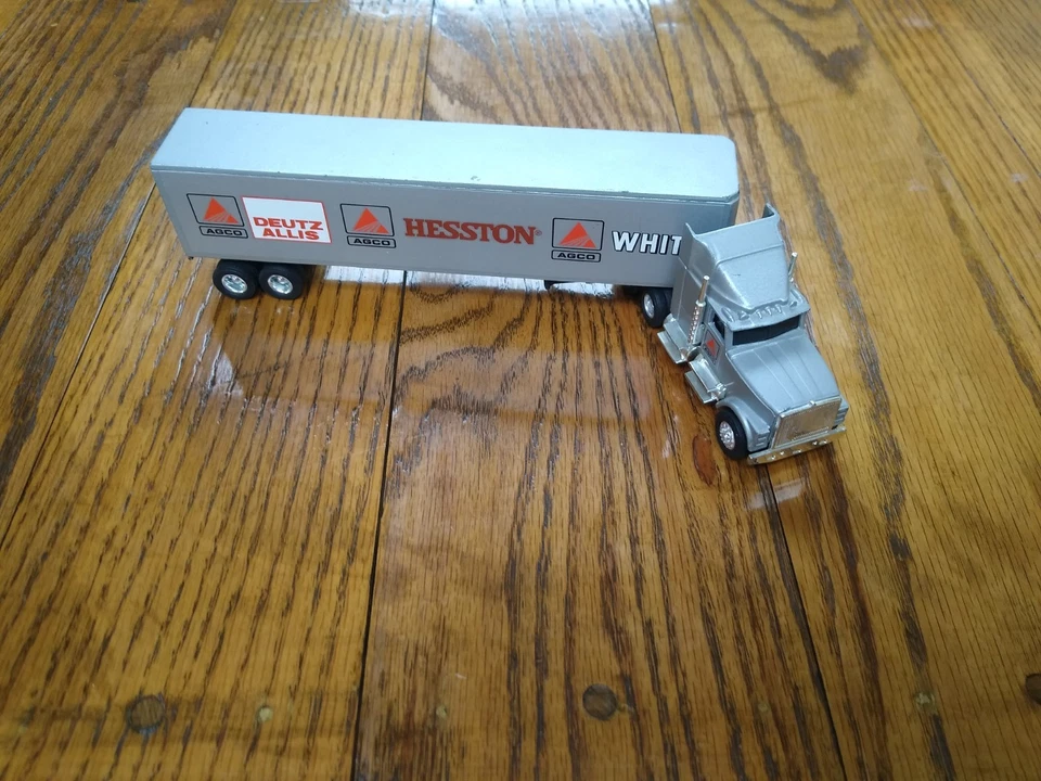 ERTL Agco International Die Cast Semi 1/64 Scale - Image 4 of 4