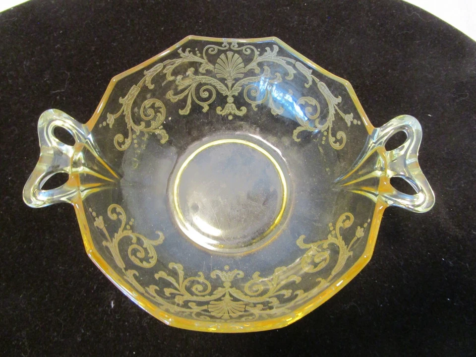 Fostoria Glass Topaz Versailles Etched Multi-sided Bowl Bow Handle 1930s 6.75" W - Image 2 of 4
