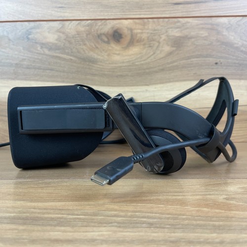 Oculus Black Built-in Microphone PC-Powered VR Gaming Headset with Controller - Picture 3 of 8