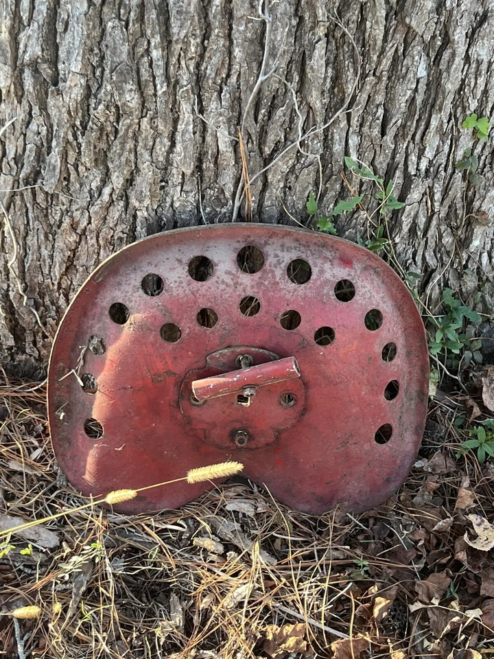 Antiguo asiento de tractor de metal para tractor de campo granero granja decoración de pared oxidada  Foto 3 de 3