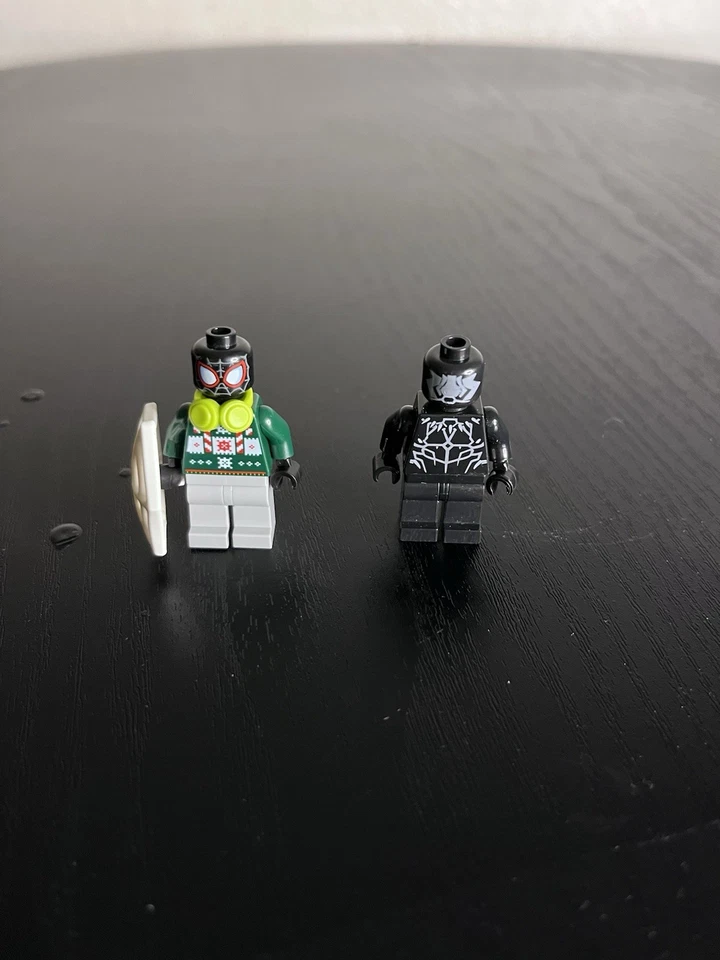 Lote de 5 minifiguras LEGO Marvel Venom, Black Panther, Spider Man... Foto 2 de 4