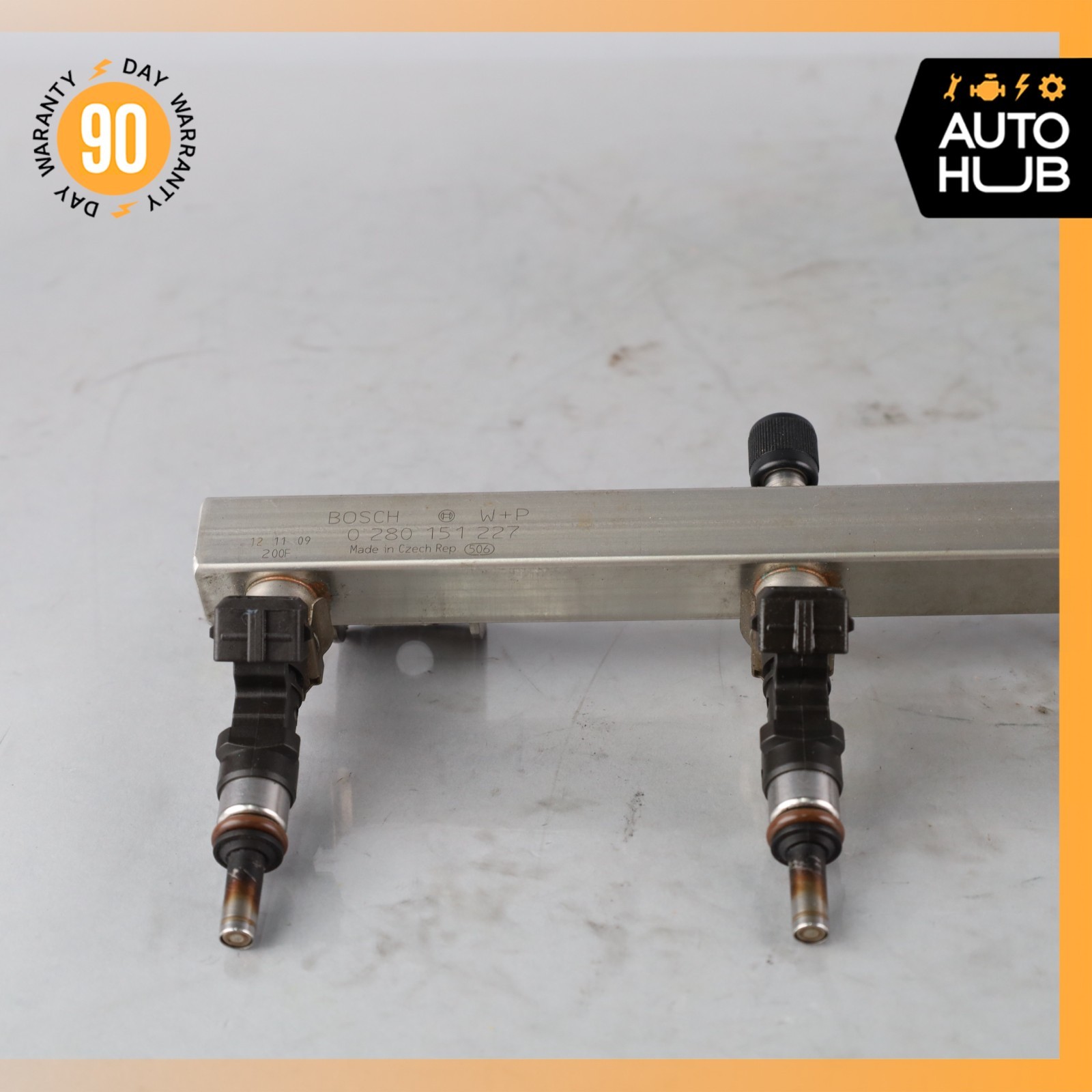Maserati GranTurismo M145 Fuel Injection Rail Line w/ Injectors Right Side OEM