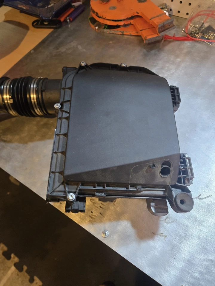 Mercedes-Benz C43 AMG 2018 caja de admisión de aire lado izquierdo del conductor LH 2760903701 17-20 Foto 3 de 4