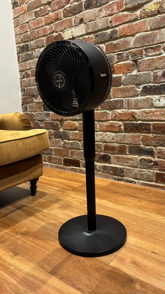 Ventilador Portátil Shark FlexBreeze FA220UK Híbrido Inalámbrico y con Cable, Control Remoto y Cargador - Imagen 4 de 4