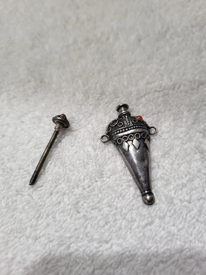 Antiguo colgante único de plata 935 kohl/botella de perfume con piedra de coral Francia Foto 4 de 4