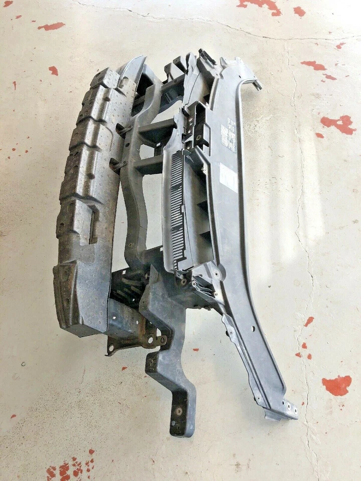 Barra de apoyo del radiador y barra de impacto de refuerzo OEM Volkswagen Passat 2006-2010 Foto 4 de 4