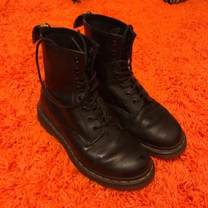 womens doc martens size 8