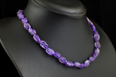 120 kt Erde abgebaut lila Amethyst ovale Form geschnitzte Perlen Halskette JK 46E332