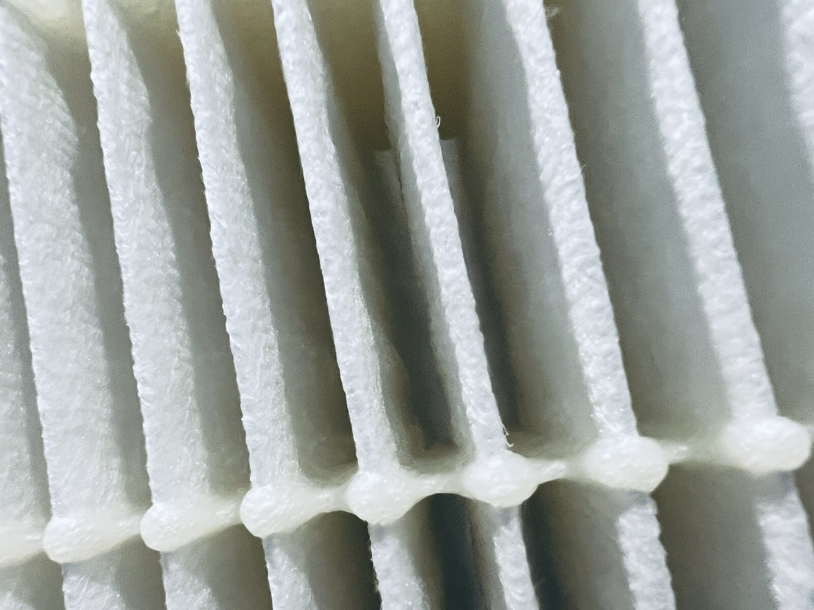 24" x 24" x 4" MERV 11 Synthetic Media Box Style Aerostar® GeoPleat A/c