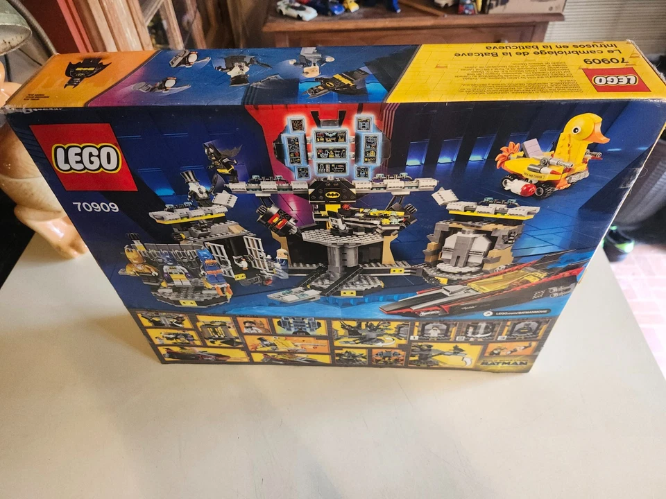 retired Lego Batman the Movie Batcave Break-in set(factory sealed) - Image 2 of 2