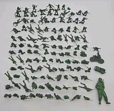 Mixed Lot of Vintage Plastic Army Men Soldiers 122 Pieces