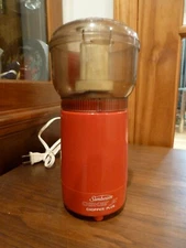 Sunbeam Oskar JR Chopper Plus Red Mini Food Processor Working