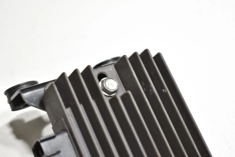 Regulador rectificador de voltaje Kawasaki Ninja 650 EX650R 2012-2016 FABRICANTE DE EQUIPOS ORIGINALES Foto 4 de 4