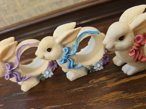 Vtg White Ceramic Rabbit Bunny Easter Spring Napkin Holders Set of 4 Bows - Picture 3 of 11