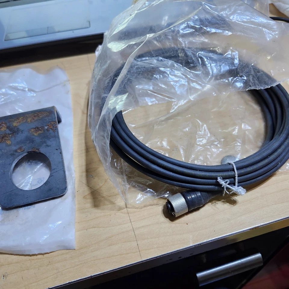 TELEMECANIQUE XS630B4PAM12 PROXIMITY SENSOR 12-48 VDC - Image 3 of 4