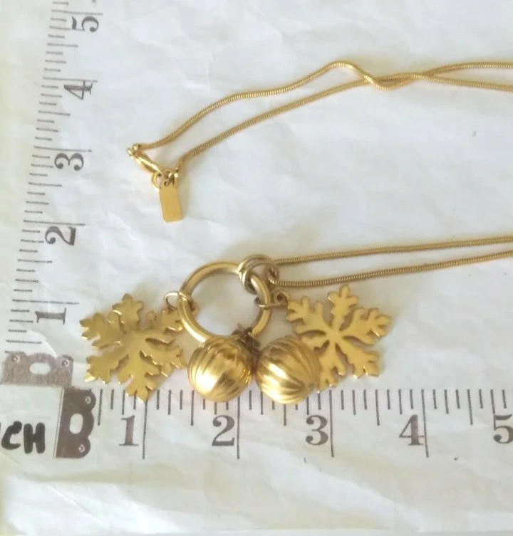 TALBOTS Dijes Festivos de Navidad Bolas Copos de Nieve Vacaciones Collar Tono Dorado 30" Foto 4 de 4