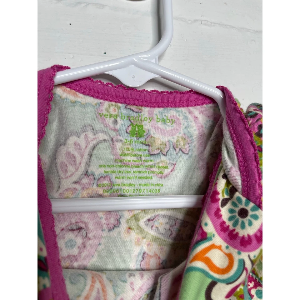 Vera Bradley 婴儿荷叶边紧身衣裤 Tutti Frutti 棉 3-6 个月粉色绿色 — 第 3/4 张图片