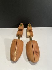 Mephisto Women  s shoe cedar shoe trees adjustable