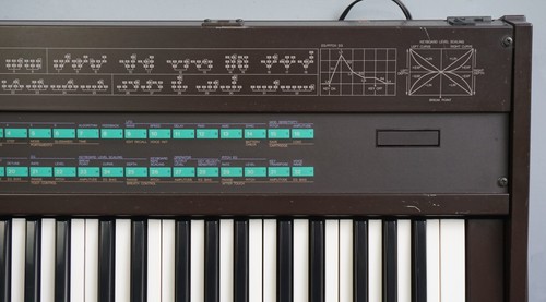Yamaha DX7 Classic 80's Digital FM Polyphonic Synthesiser - 100V - Picture 4 of 24
