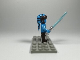Lego Star Wars Aayla Secura Minifigure (Lego 75182) Rare Retired - Figure+saber