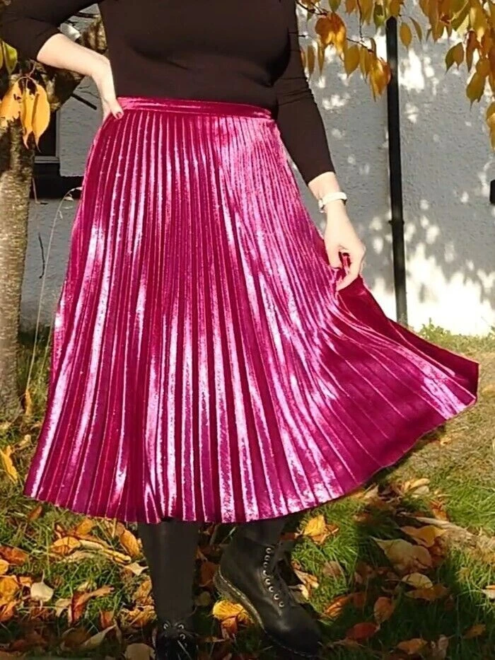 Pink pleated velvet clearance skirt