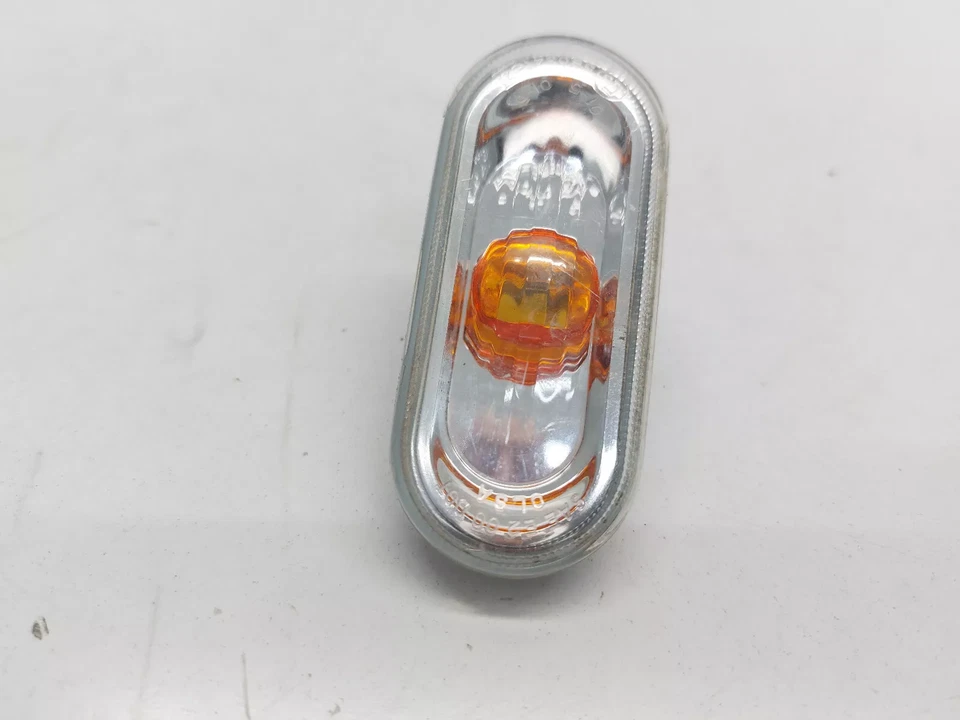 LÁMPARA LUZ INDICADORA VOLKSWAGEN AMAROK 2012 0215660 Foto 4 de 4