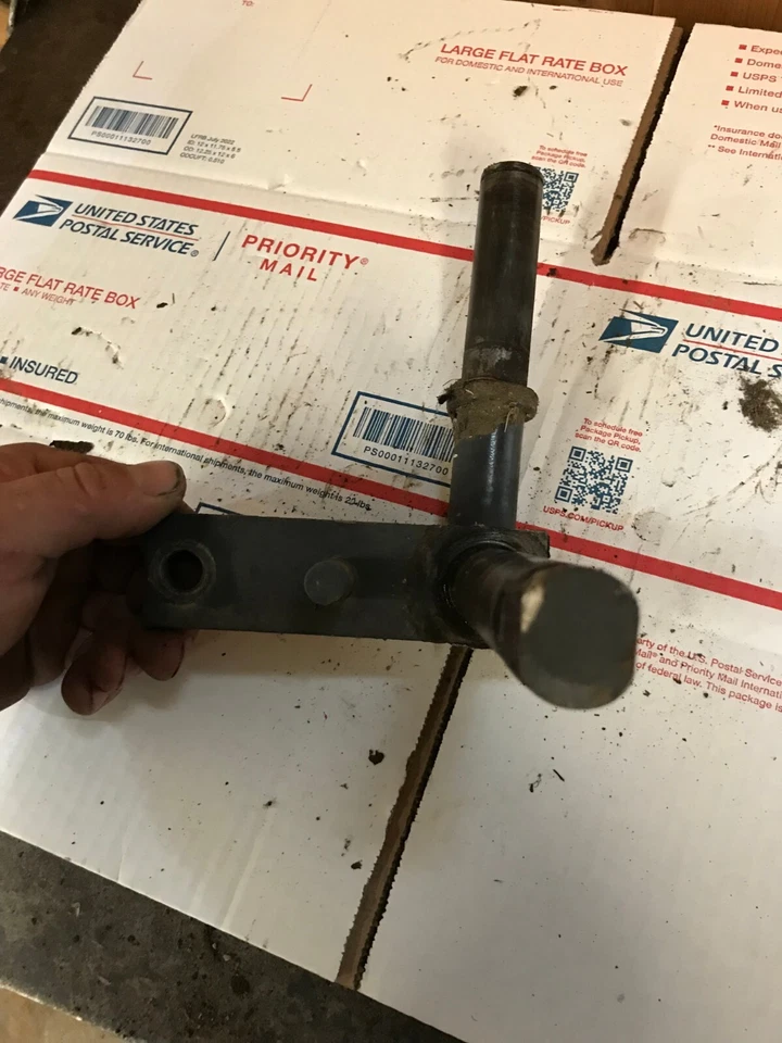 Husillo de dirección izquierdo tractor Kubota TG-1860G K1211-15160 Foto 4 de 4