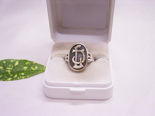 SIEGELRING, SILBER MIT AUFGELEGTEM MONOGRAMM: "LJ" UM 1920