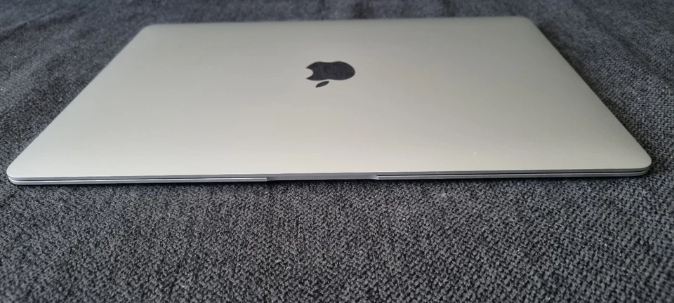 Apple MacBook Air 13" 2019 · i5 · 16GB · 250GB, photo 4 sur 5
