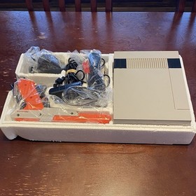 Authentic Vintage Nintendo NES Action Set Game Console Complete In Box Mint