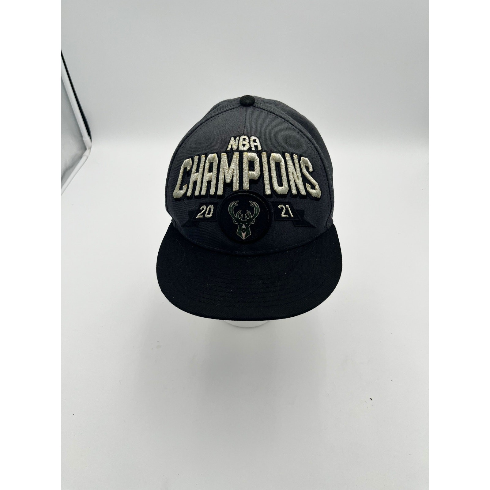 New Era 9Fifty Milwaukee Bucks 2021 NBA Champions Hat one si