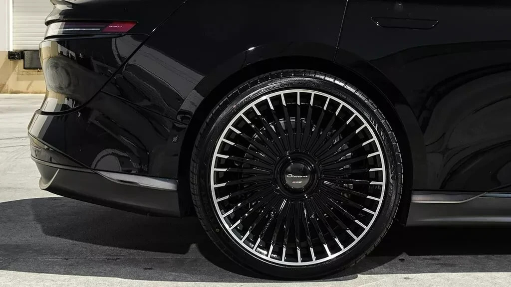 24" Giovanna Tulum Black Machine Tires Rolls Royce Ghost Cullinan GLS GLE New