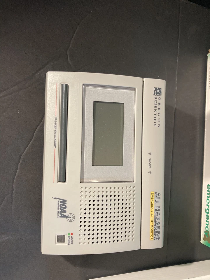 Vintage Open Box Oregon Scientific All Hazards Weather Radio MODEL # WR-3000 - Image 3 of 4