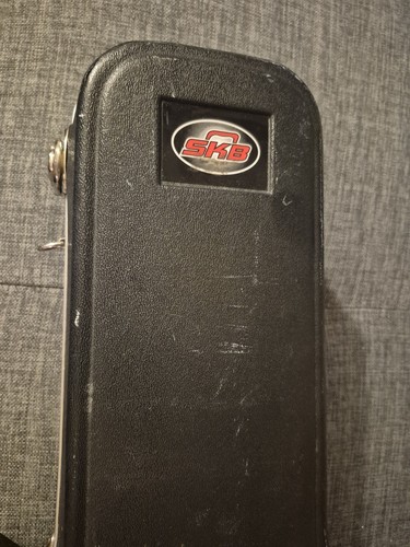 Violin SKB Case with Chin Rest - Picture 14 of 15