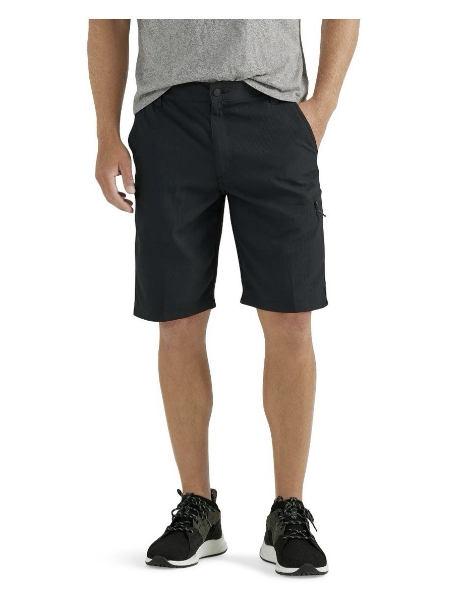 WRANGLER Outdoor Men’s Size 44 Field Utility Shorts Relaxed Wicking Zip  Pockets