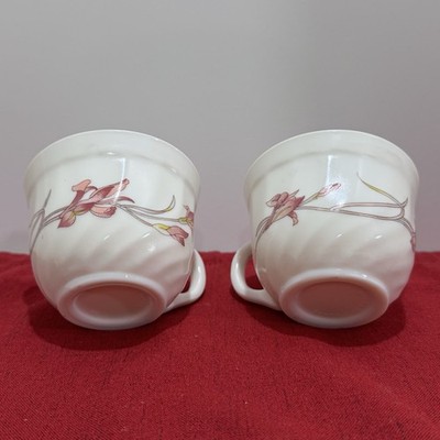 Vintage Arcopal France Teacups Cups Milk Glass Pattern Pink Iris Set of 2