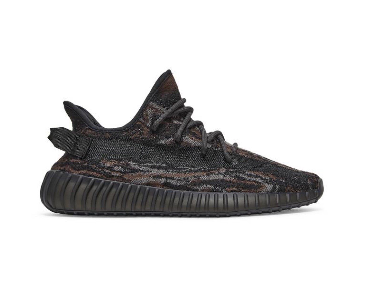 靴 adidas YEEZY BOOST 350 V2 Beluga2.0 Adidas Yeezy Boost 350 V2 Beluga 2.0 Gets a Release Date