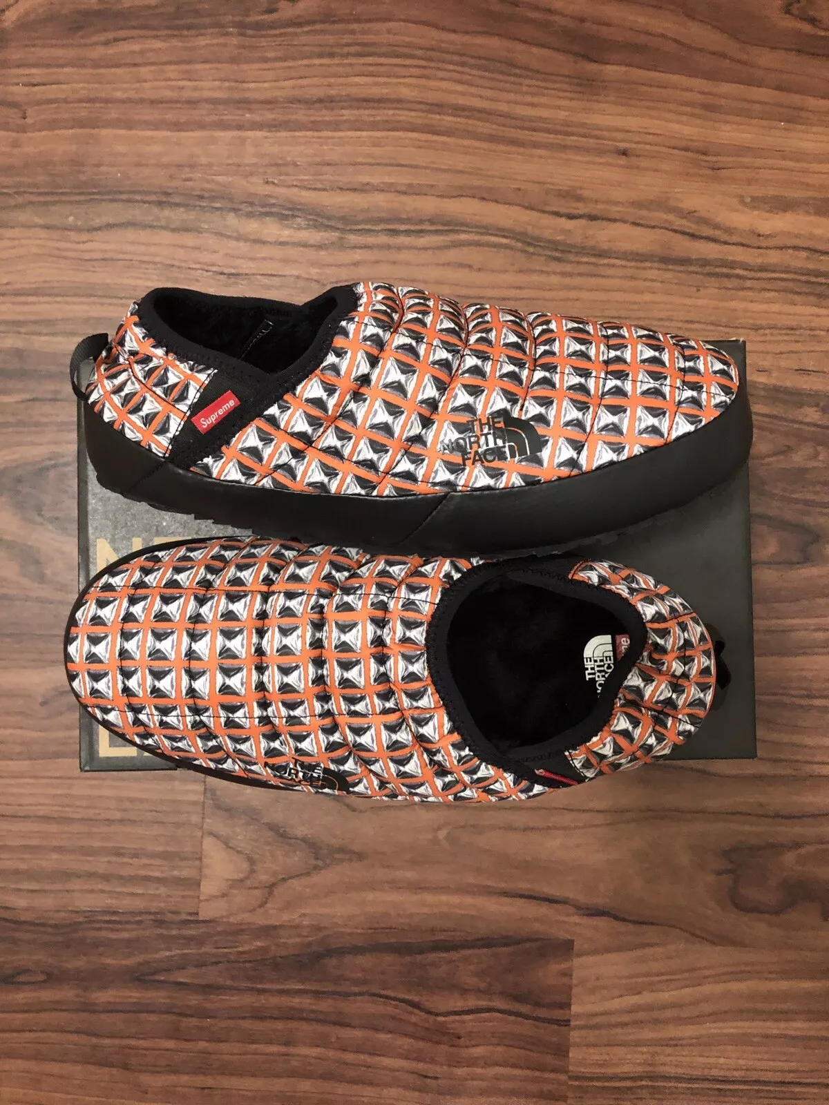 The North Face x Supreme Thermoball Traction Mule homme 9 cloutés rouge 2021 neuf